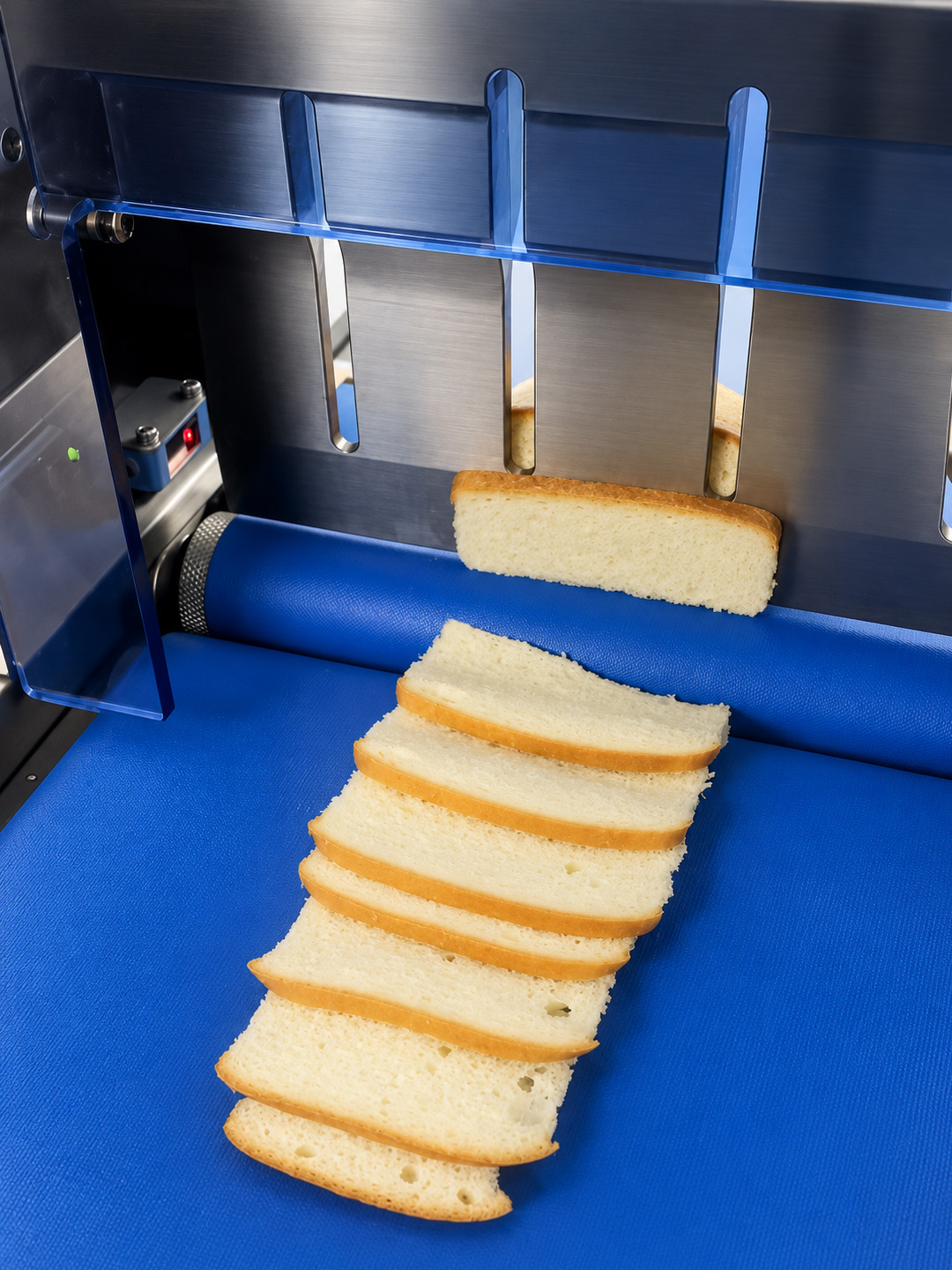T-250 ultrasonic slicer cutting bread slices